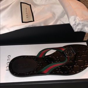 Gucci thong slides